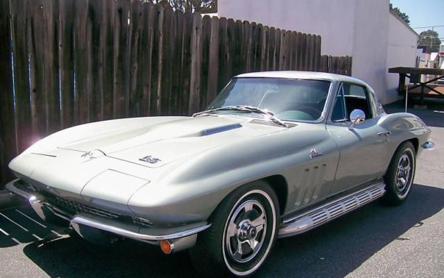 1966-chevrolet-corvette-stingray-big-block-427-4speed-2.jpg