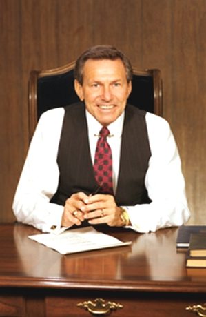 Lloyd Reuss, GM Vice President