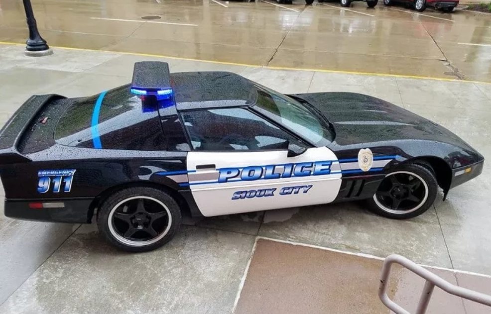 Sioux City Police 1986 D.A.R.E. Corvette