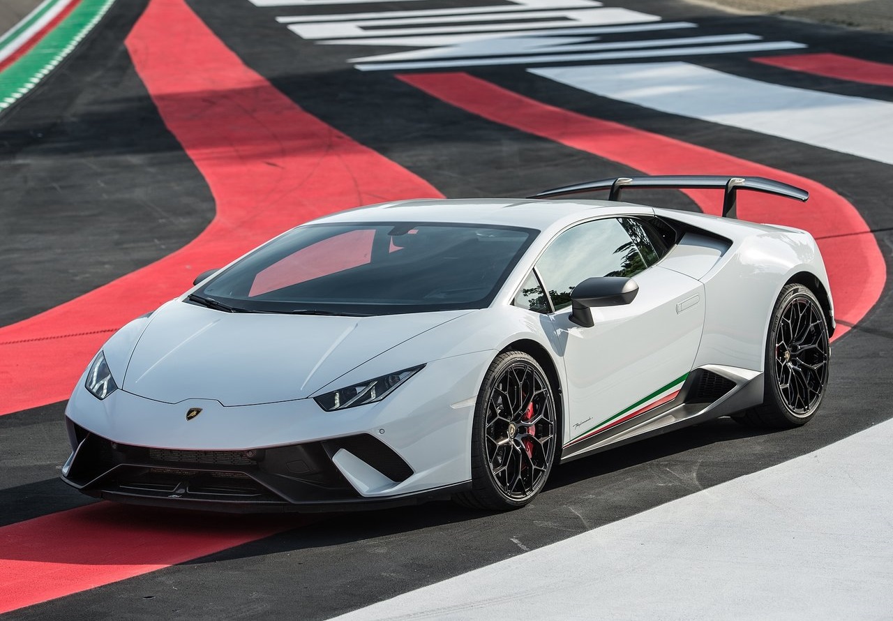 2019 Lamborghini Performante