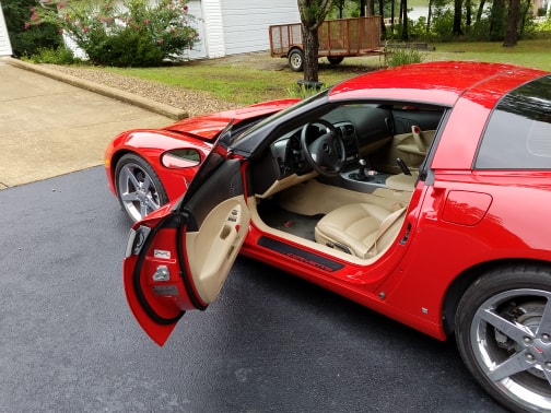 2007 Corvette for sale by Tracy Roe (Facebook)