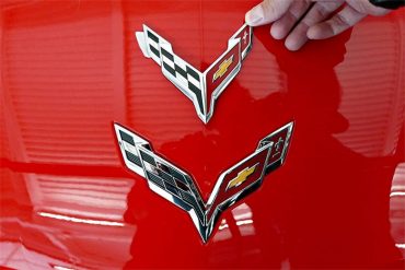 C8 corvette logo comparison