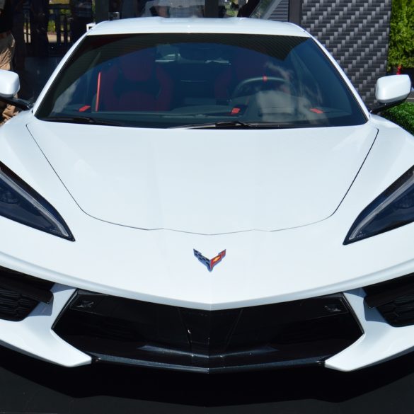 Mid-Engine-Corvette-Ceramic_Grey_3