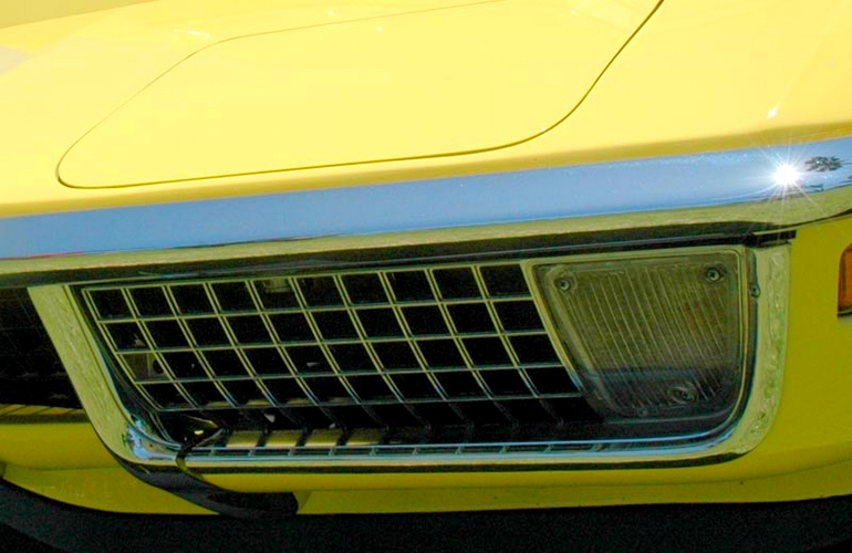 C3 Buyers Guide - Front Grille on 1970 Corvette.