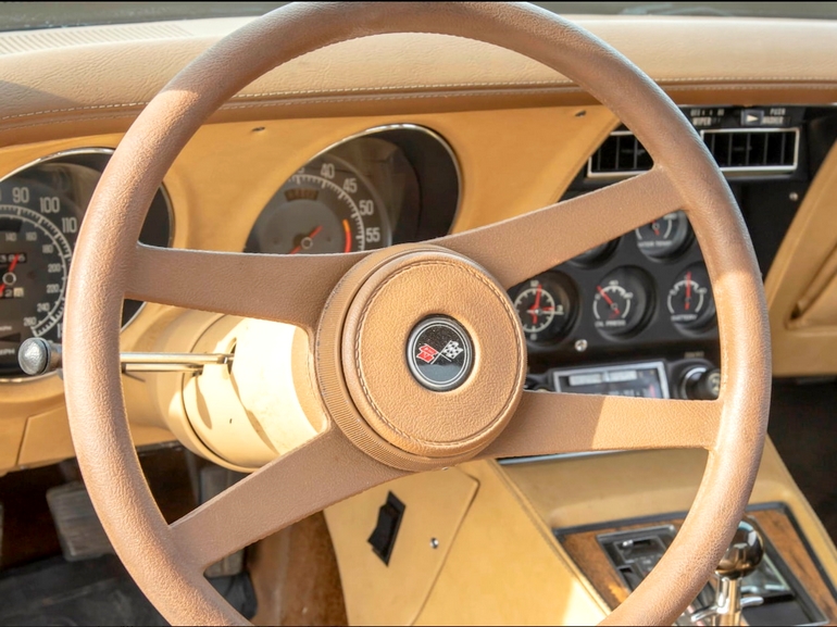 C3 Corvette Buyers Guide - 1976 Corvette Steering Wheel