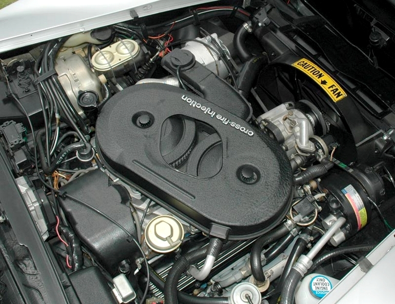 The 1982 Corvette featured the Cross-Fire Injection System.