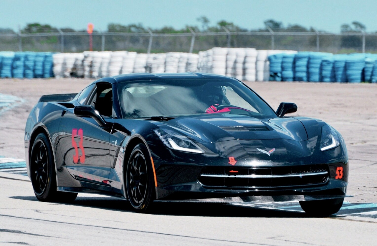 Standard C7 Corvette Stingray Coupe setup for track racing. (Image courtesy of superchevy.com)