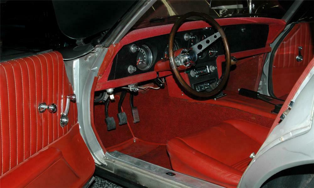 The interior of the Pontiac Banshee has elements that were later incorporated into the Firebird.