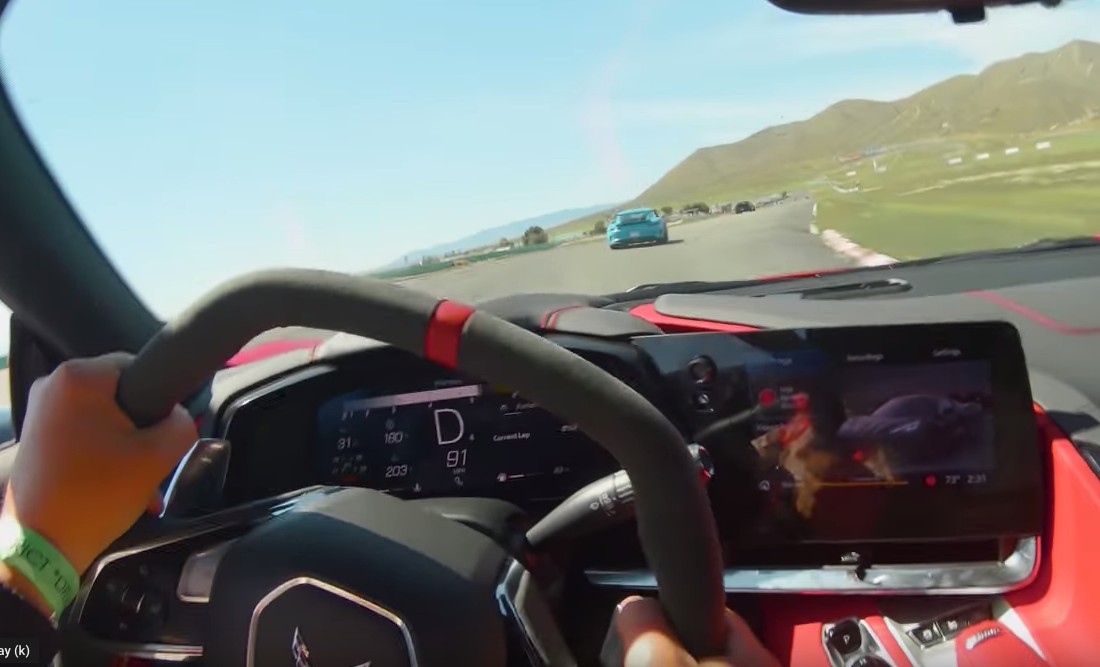 2020 C8 CORVETTE BATTLES PORSCHE GT3 RS ON TRACK