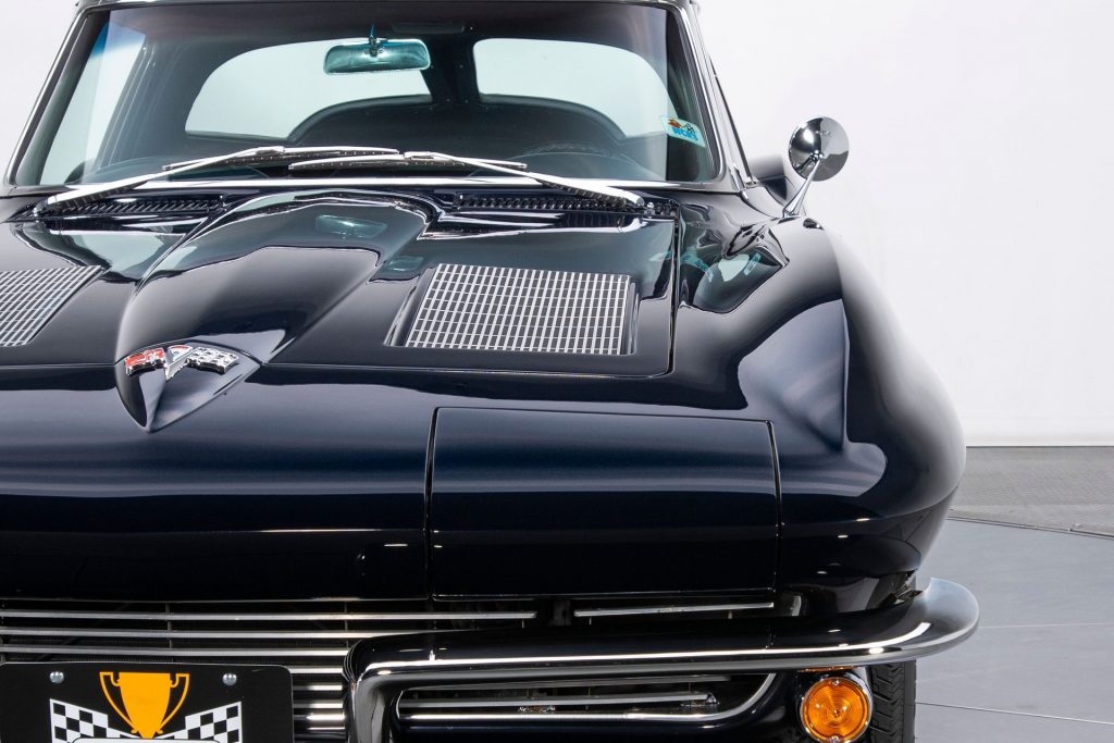 The chrome accents on this 1963 Split-Window Corvette appears to be flawless.