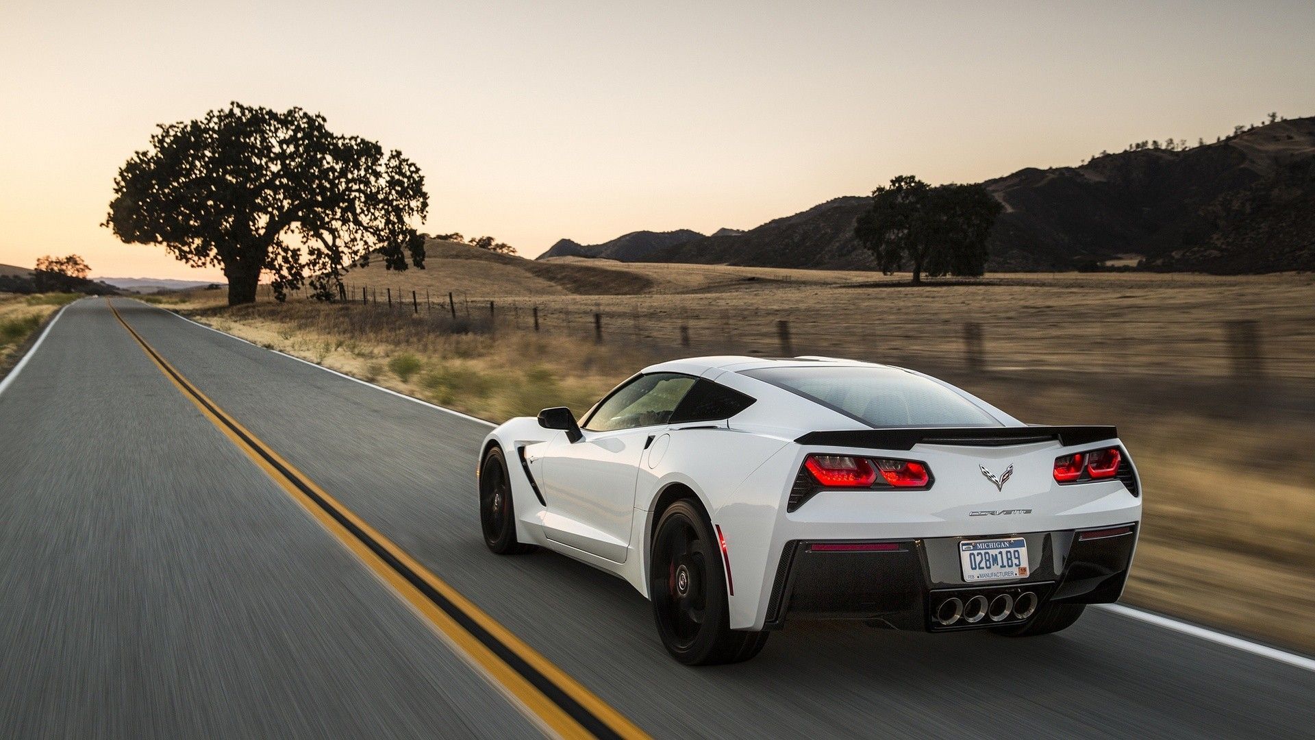 White Corvette Wallpapers