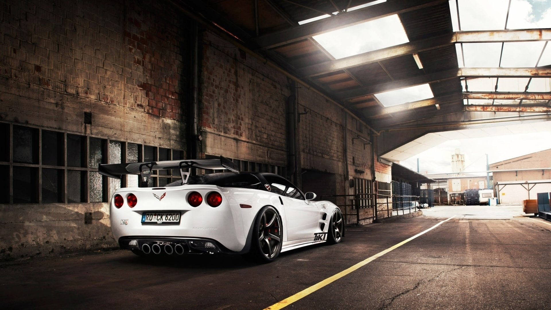 White Corvette Wallpapers