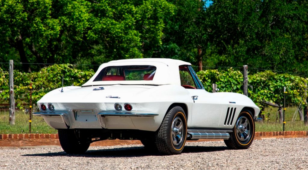 LOT G181 - A 1965 Corvette Convertible