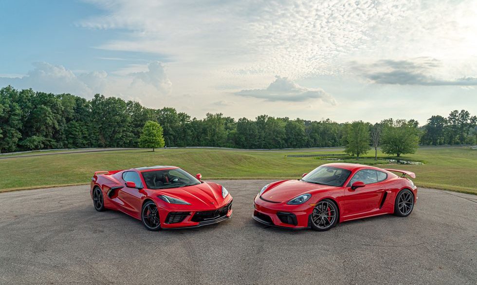 C8 vs GT4