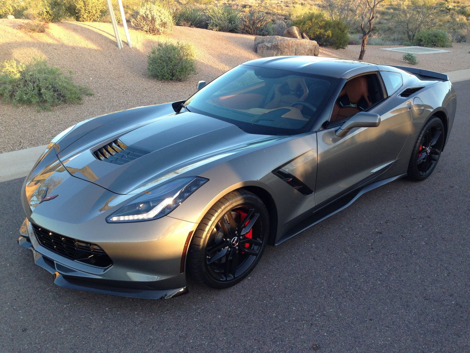 Chevrolet Corvette z06 серый