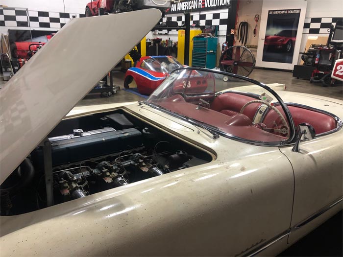 corvette - L'histoire surprenante d'une Corvette......emmurée !!! 1954-Corvette-at-NCM-undergoing-preservation