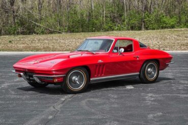 Red 1966 Corvette