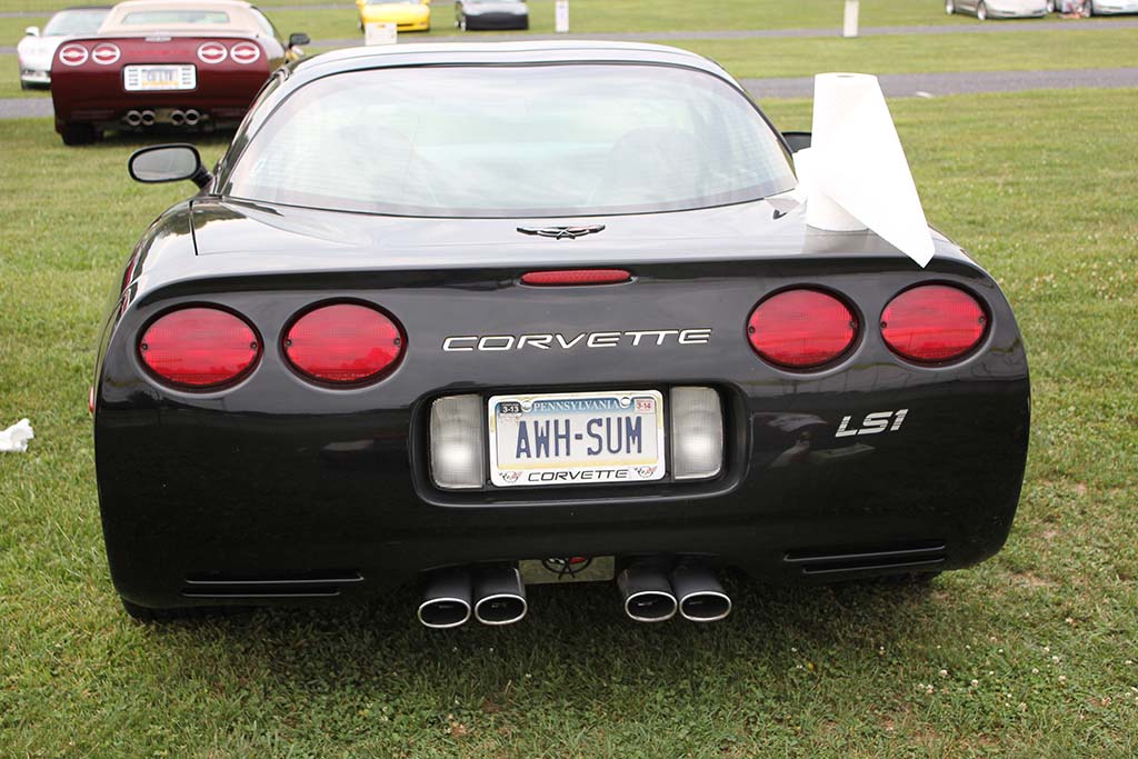 C5 corvette with custom vanity plate