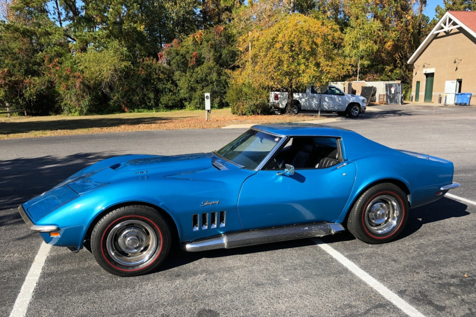 Blue 1969 corvette