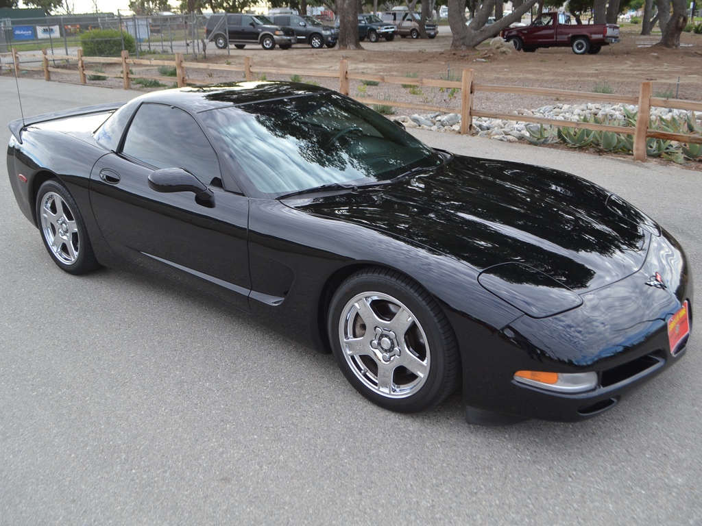 Les Corvettes les plus rares de chaque générations. 1999-Chevrolet-Corvette-Fixed-Roof