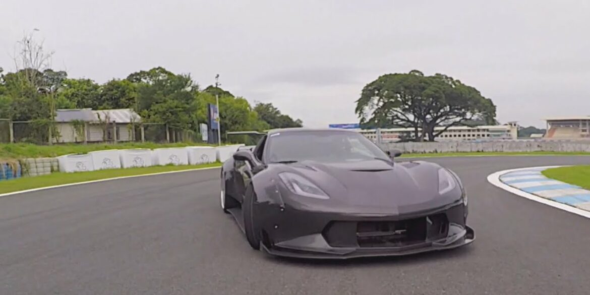 How Does A Wide Body 2017 Corvette Drift?