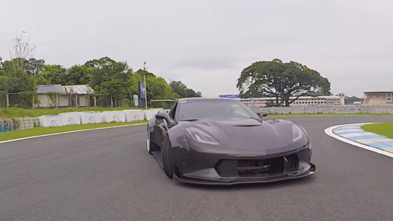 How Does A Wide Body 2017 Corvette Drift?