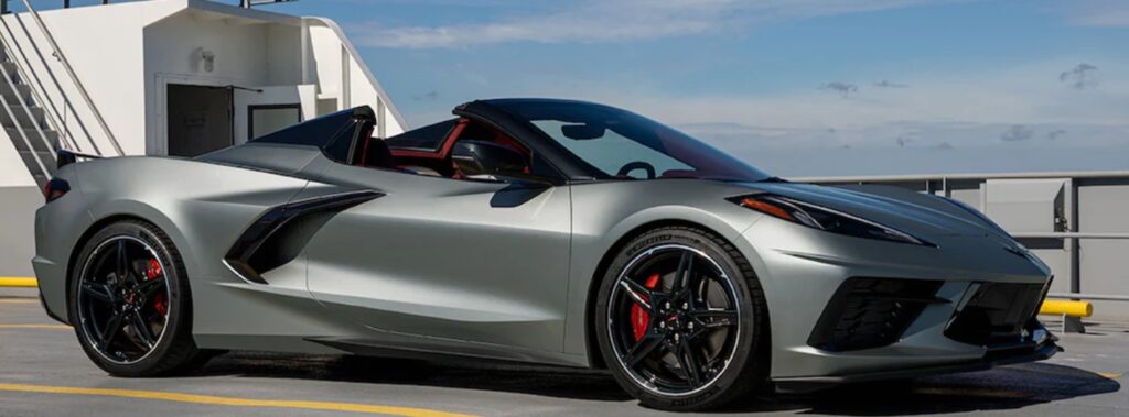 The 2022 Corvette Stingray in Hypersonic Grey Metallic.