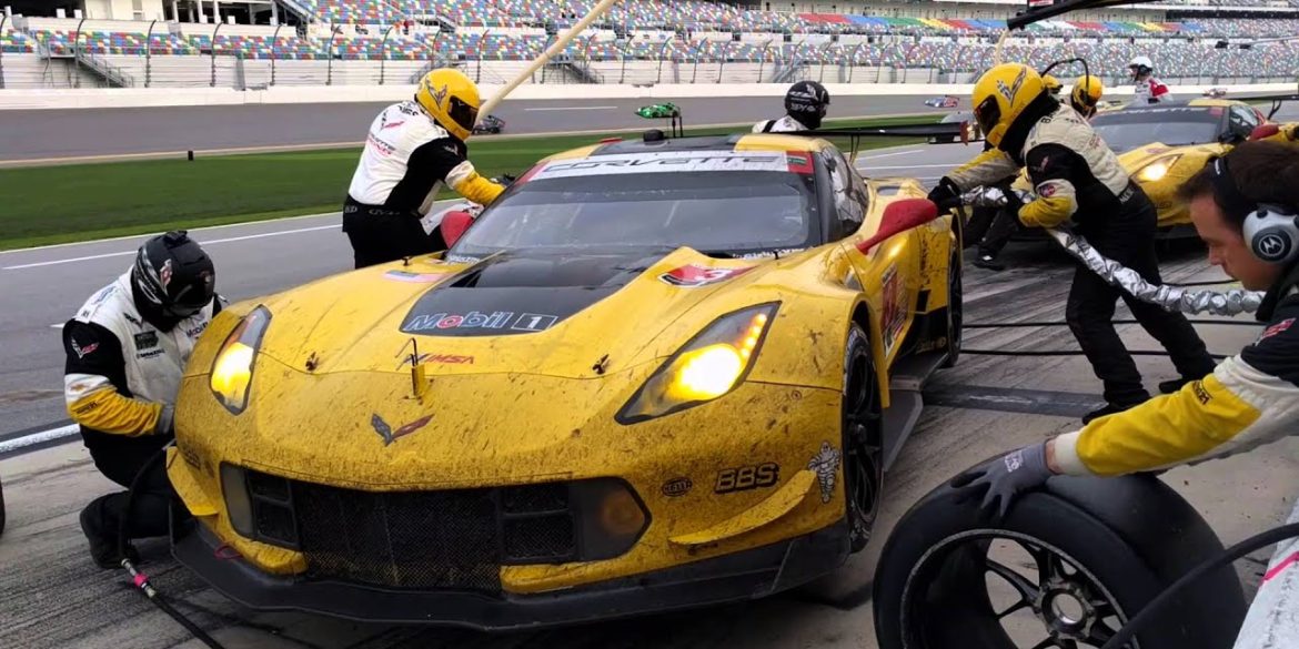 Chevy Corvette C7.Rs Taking A Morning Pit Stop