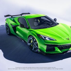 he Corvette Z06 finished in an exclusive “Minted Green” as part of the “Own the Color” auction.