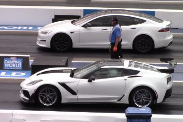 2019 Corvette ZR1 vs Tesla Model S Plaid