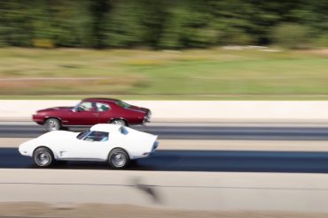 Stock Drag Race: 1973 Chevrolet Corvette vs 1969 Pontiac GTO Ram Air