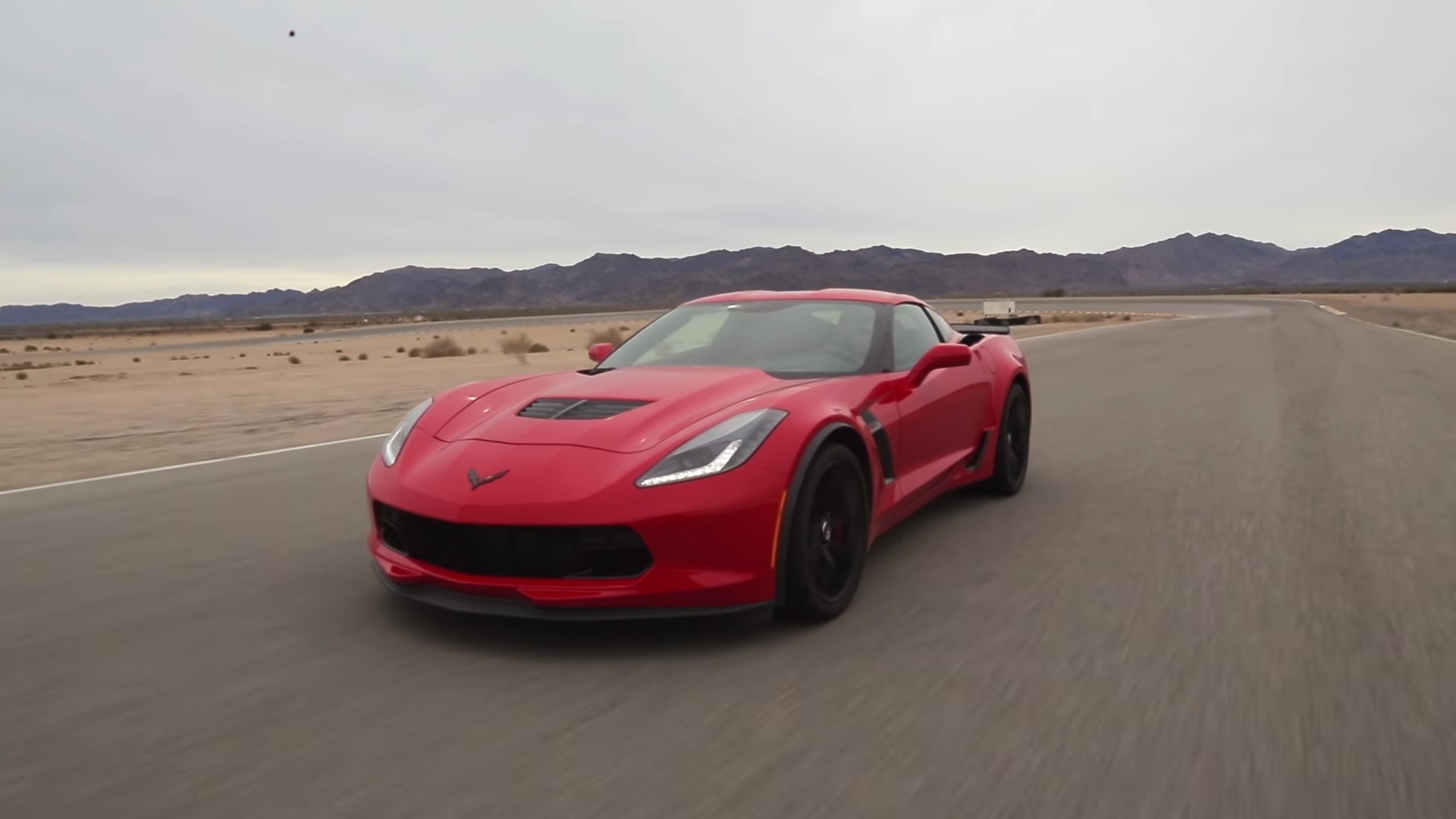 2015 Chevrolet Corvette Z06 Goes Crazy At The Track