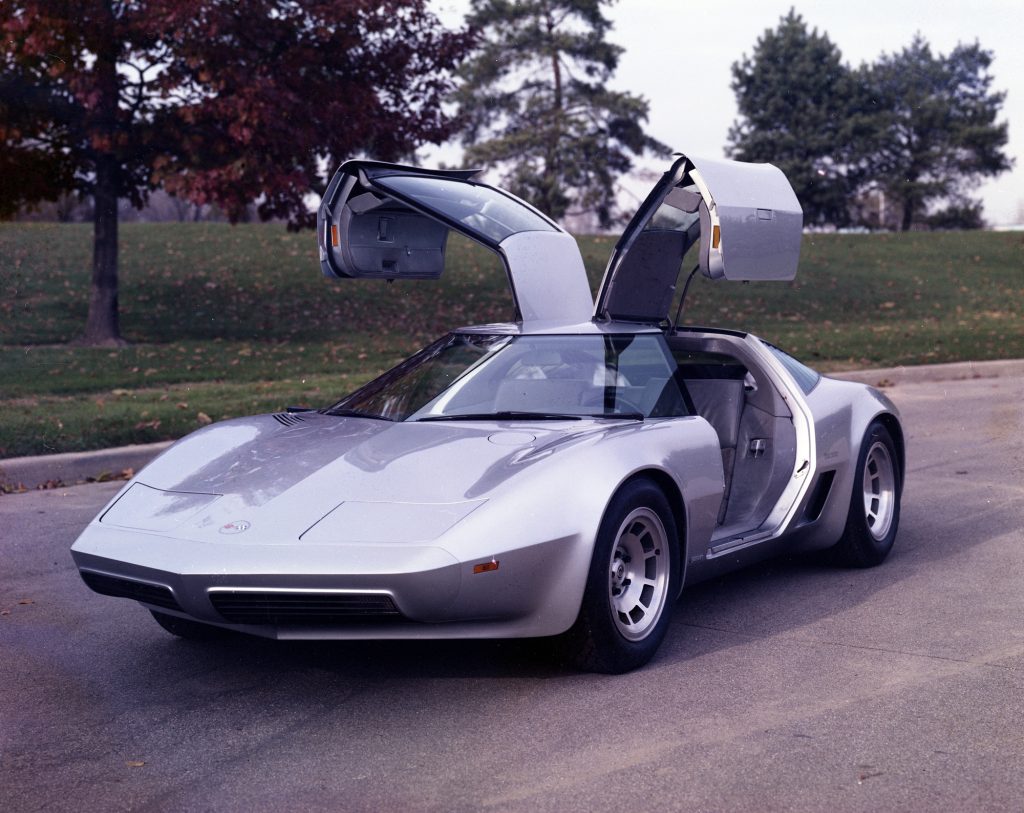 The XP-892 Aerovette Coupe. Note some of the undeniable styling similarities between it and Deloreans DMC-12.