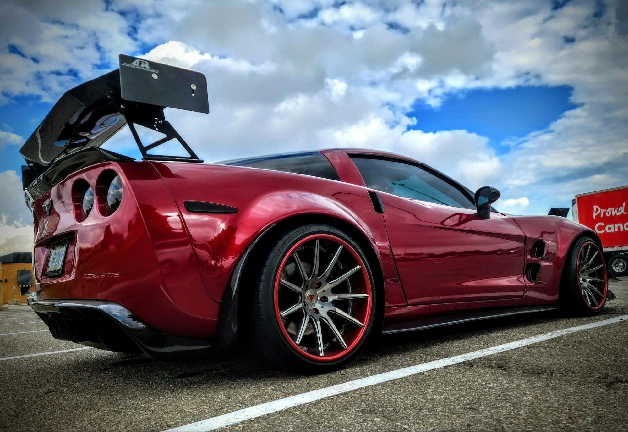 Lowered Z06, with functional aerodynamics