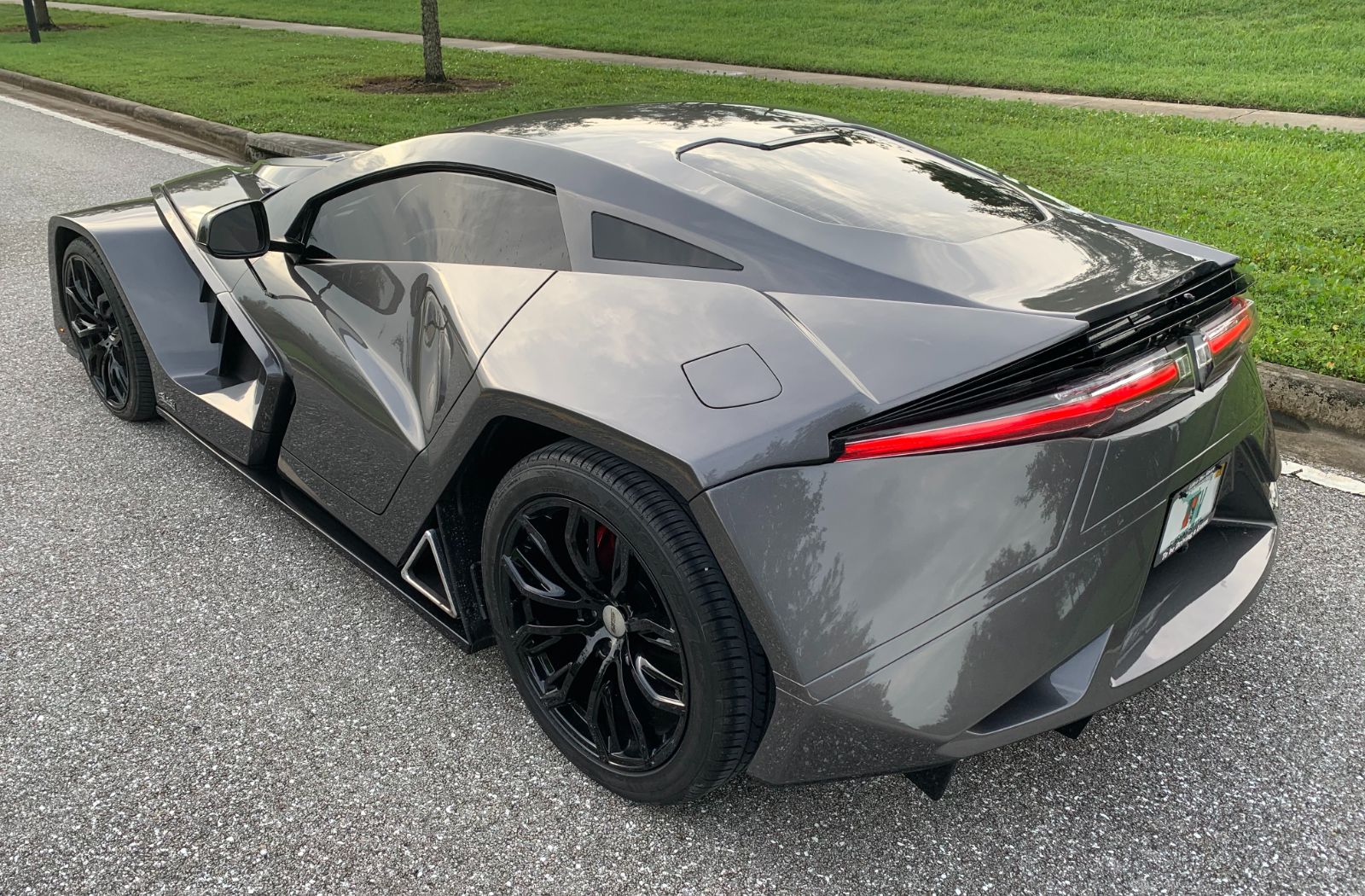 The Vetter Slash - a custom built, C6 Corvette Concept from the imagination of Mike Vetter!