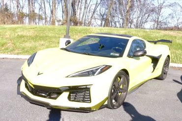 Comparing The C8 Z06 To A Shelby GT500