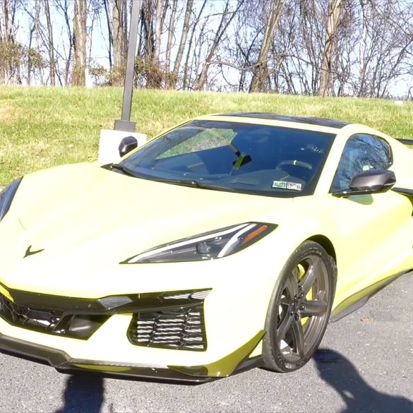 Comparing The C8 Z06 To A Shelby GT500