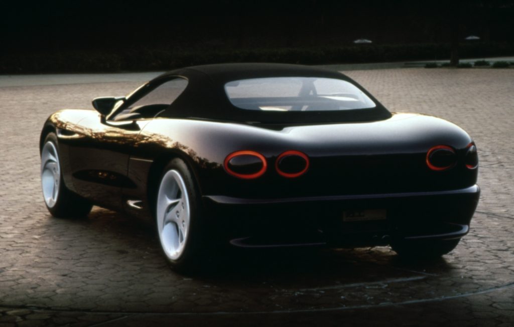 The rear decklid and taillight assemblies of the Stingray III were modified and re-purposed on the C5 Corvette convertible, Fixed Roof Coupe (FRC) and the fifth-generation Z06 models.