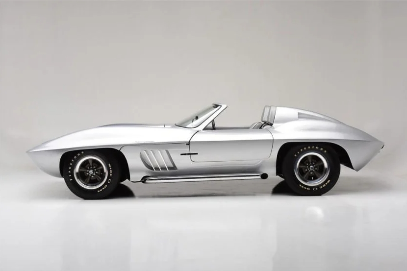 The 1958 Centurion closely mimicked the styling of Mitchell's XP-87 Stingray. Although developed in the early 60s, this example is listed as a 1958 because of its donor chassis, which came from a 1958 Corvette.