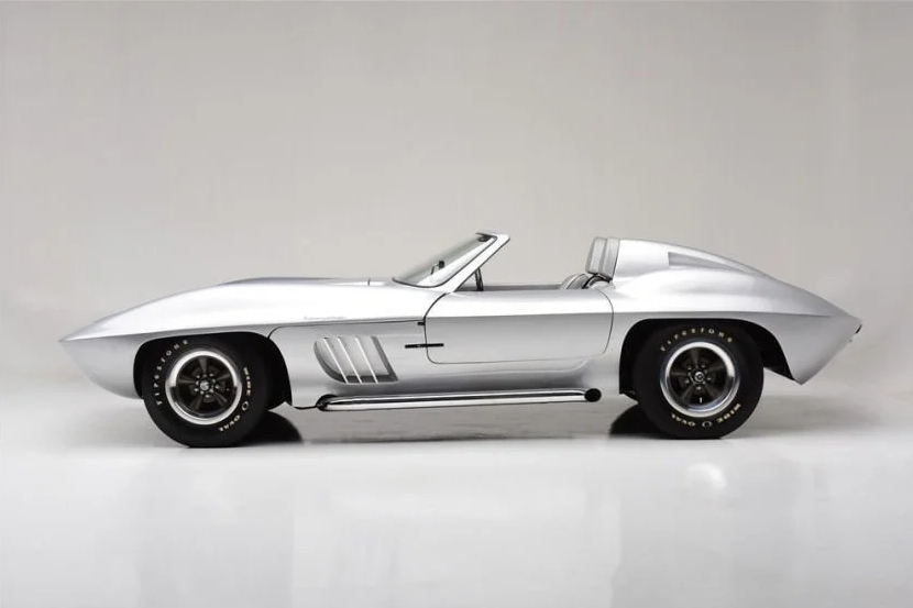 The 1958 Centurion closely mimicked the styling of Mitchell's XP-87 Stingray. Although developed in the early 60s, this example is listed as a 1958 because of its donor chassis, which came from a 1958 Corvette.