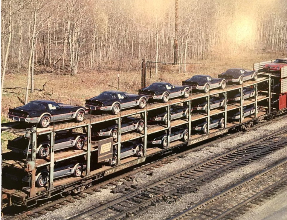 Une Corvette 1978 "Indy Pace Car" (Barn Find) rescapée. 1978-Nostalgia