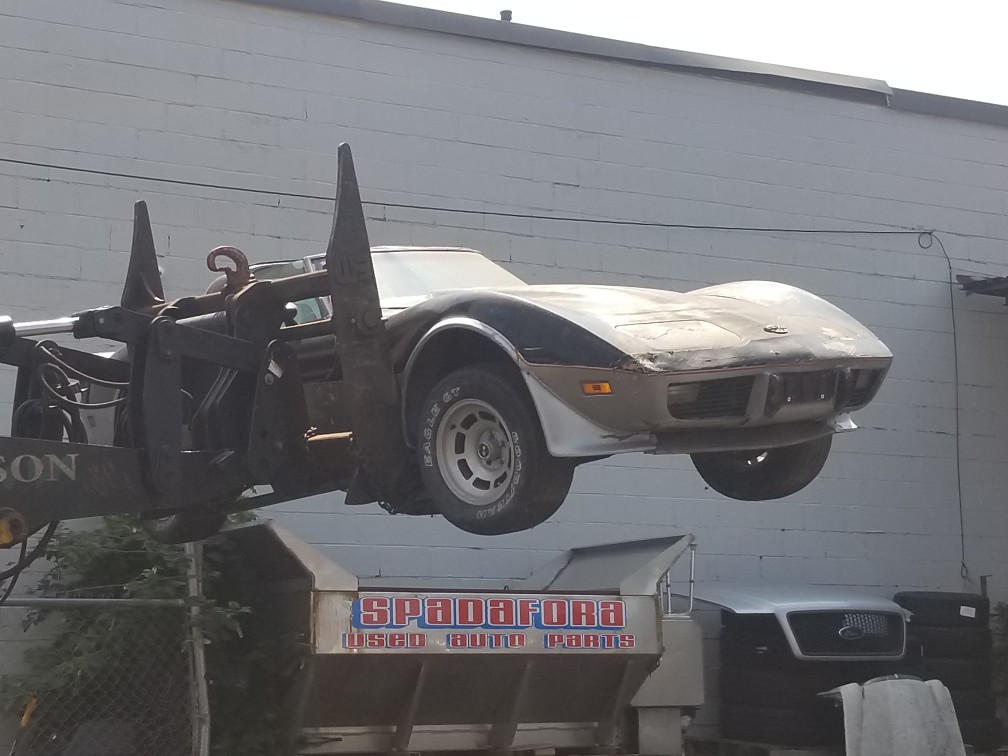 corvette - Une Corvette 1978 "Indy Pace Car" (Barn Find) rescapée. Being-rescued