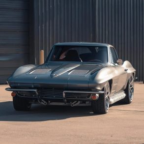 1963 Chevrolet Corvette Split-Window Coupe Restomod