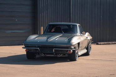 1963 Chevrolet Corvette Split-Window Coupe Restomod