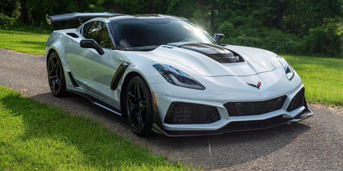 White 2019 ZR1 Corvette