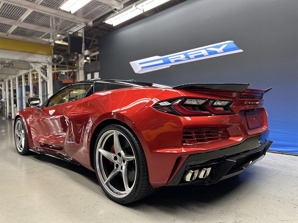 Look closely and you'll notice that while the new E-Ray shares many of the same body styling elements as its Z06 counterpart, the car also has its own, unique features that set it apart from any other mid-engine Corvette.