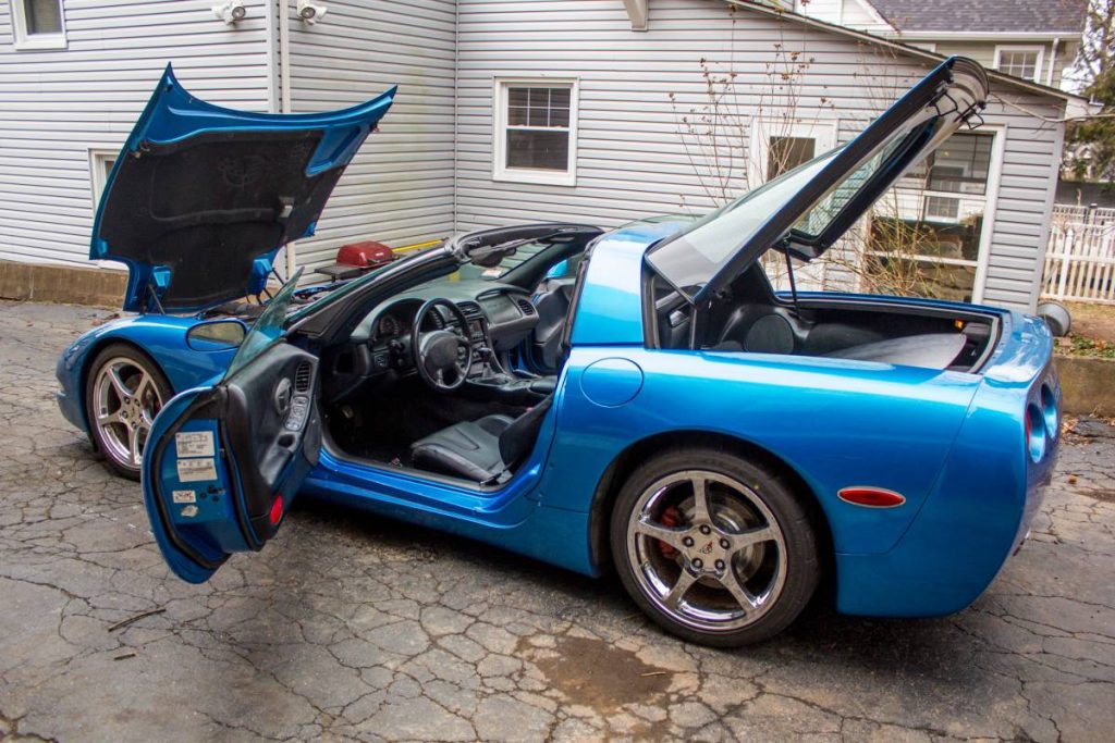Corvette C5 with everything open