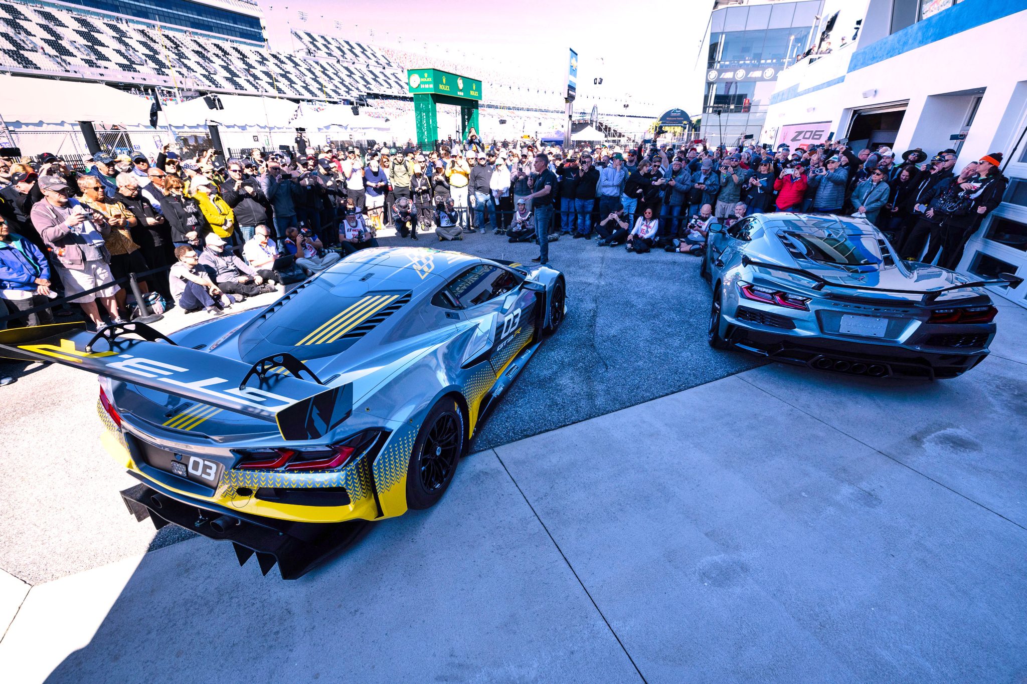 Seven Ways in Which the Corvette Z06 GT3.R Race Car Differs from its ...