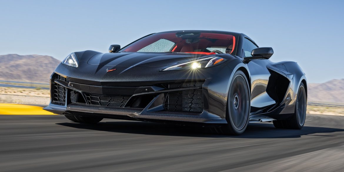 Three-quarter front view of a 2024 Chevrolet Corvette E-ray