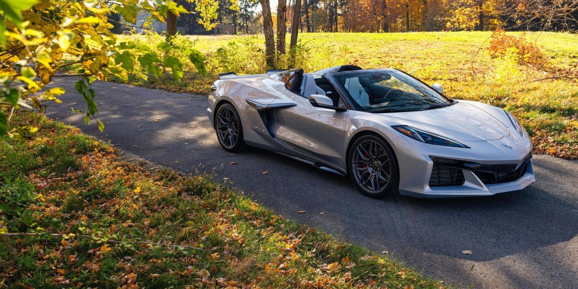 3/4 side view of a 2024 silver C8 Corvette Z06